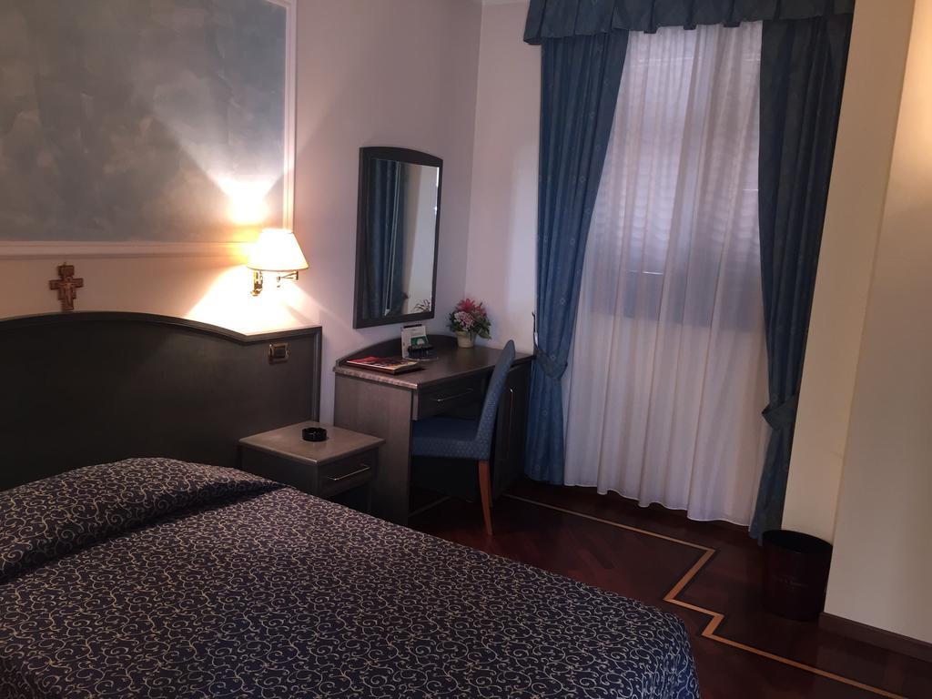 Oscar E Amorina Montegiorgio Room photo